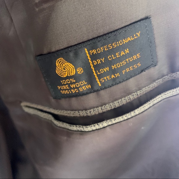 Albert Nipon- Wool Suit Jacket size 46 Regular - Picture 13 of 14